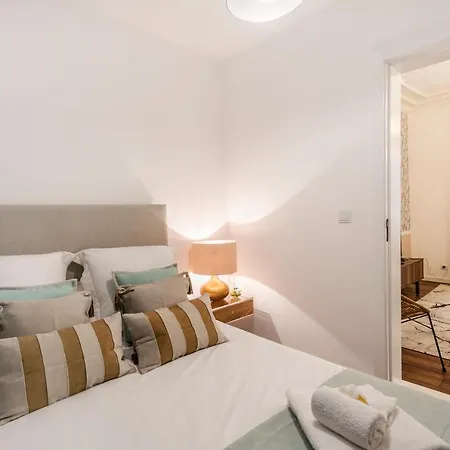 Chic 2br In Historic Alfama | Heart Of Culture By Lisbeyond