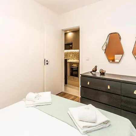 Daire Chic 2br In Historic Alfama | Heart Of Culture By Lisbeyond Lisboa